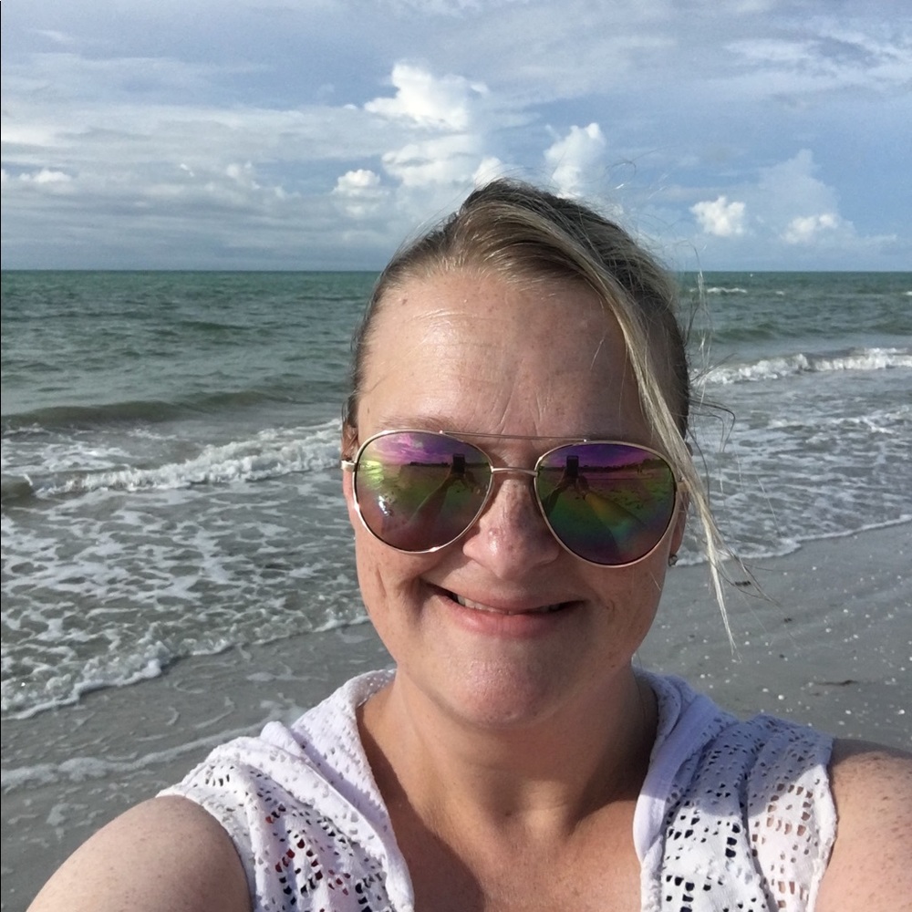 Meet your Posher, Melissa